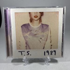 Taylor Swift -‎ 1989 CD 2014.  Complete With Cover And Inserts